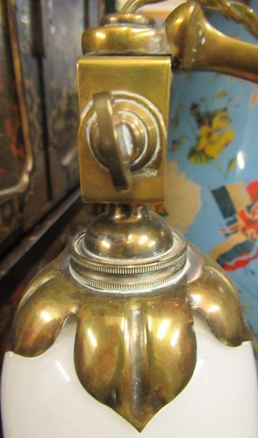 A BRASS DESK LAMP Image