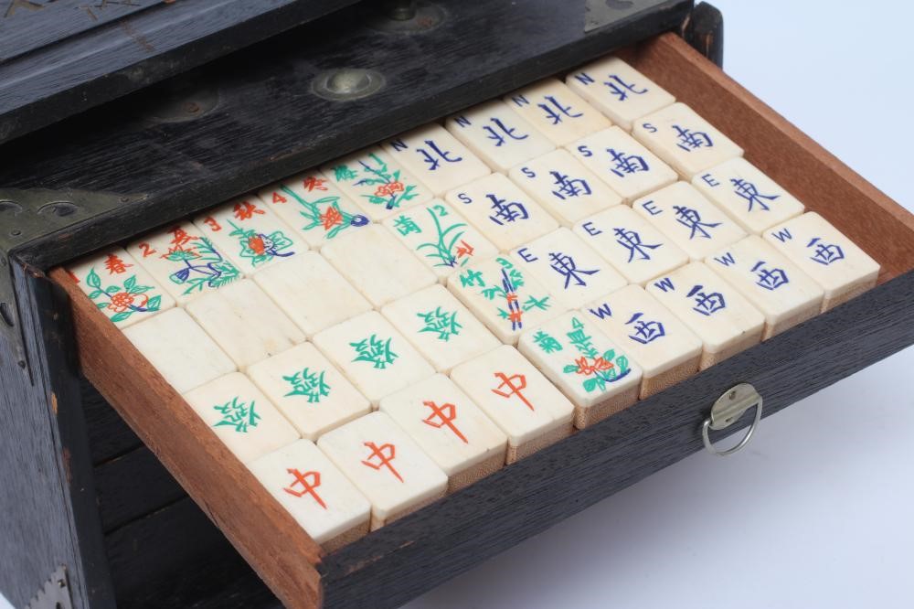 A CHINESE BONE AND BAMBOO MAH-JONG SET Image