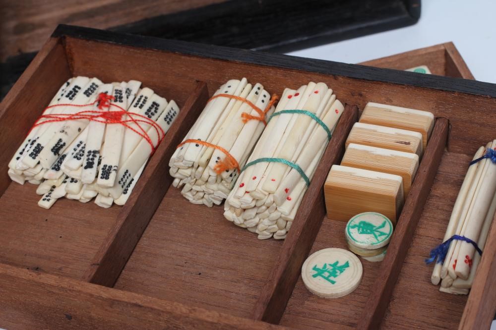A CHINESE BONE AND BAMBOO MAH-JONG SET Image