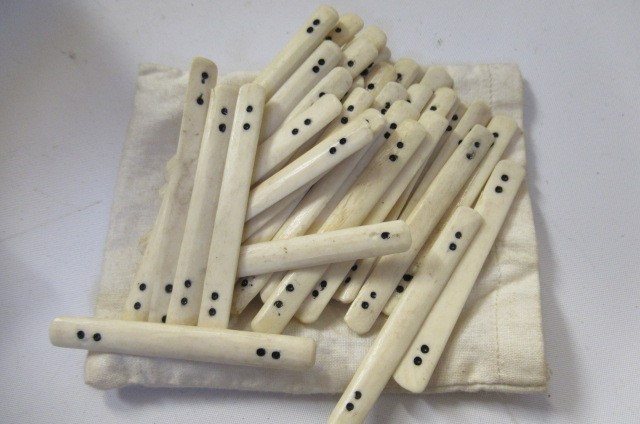 A CHINESE BONE AND BAMBOO MAH-JONG SET Image