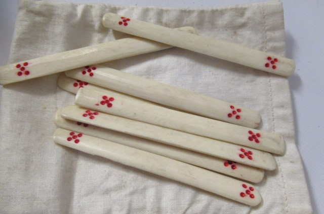 A CHINESE BONE AND BAMBOO MAH-JONG SET Image