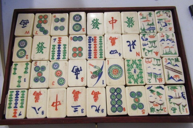 A CHINESE BONE AND BAMBOO MAH-JONG SET Image