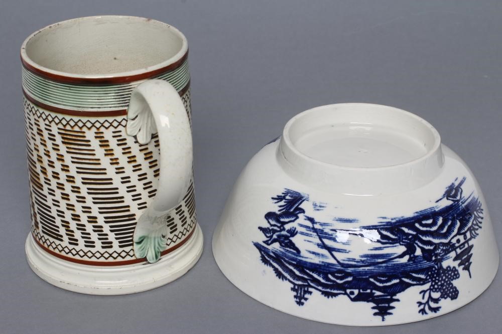 A PEARLWARE MOCHA WARE MUG Image