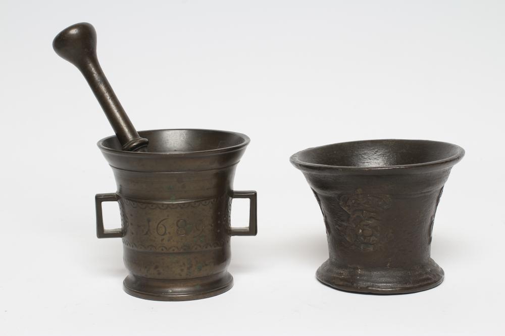 A BRONZE MORTAR Image