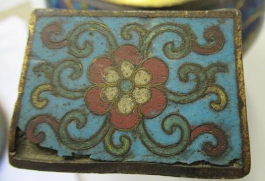 A CHINESE CLOISONNE ENAMEL TRIPOD CENSER AND COVER Image