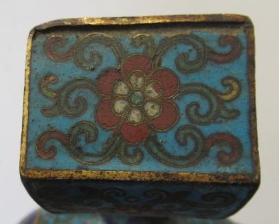A CHINESE CLOISONNE ENAMEL TRIPOD CENSER AND COVER Image