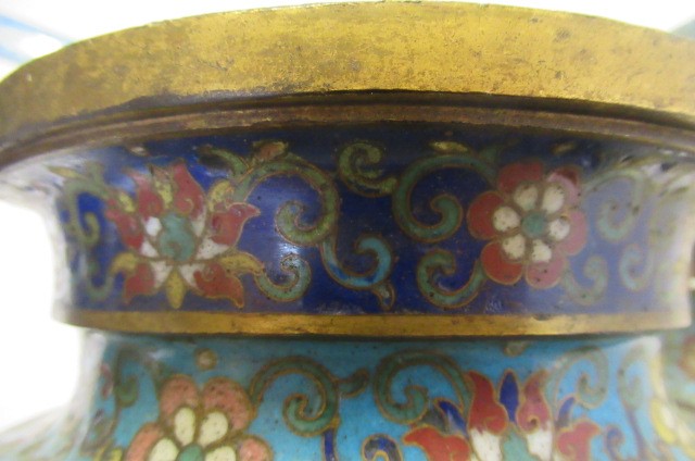 A CHINESE CLOISONNE ENAMEL TRIPOD CENSER AND COVER Image