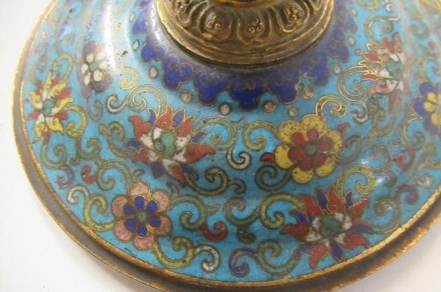 A CHINESE CLOISONNE ENAMEL TRIPOD CENSER AND COVER Image