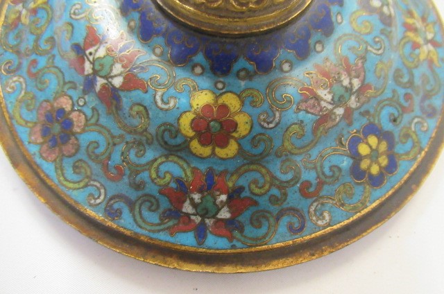 A CHINESE CLOISONNE ENAMEL TRIPOD CENSER AND COVER Image