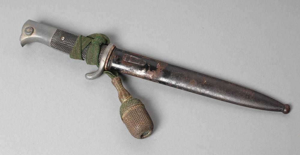 A GERMAN DRESS BAYONET Image