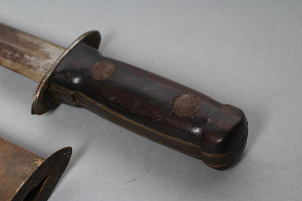 A BRITISH FIRST WORLD WAR TRENCH KNIFE Image