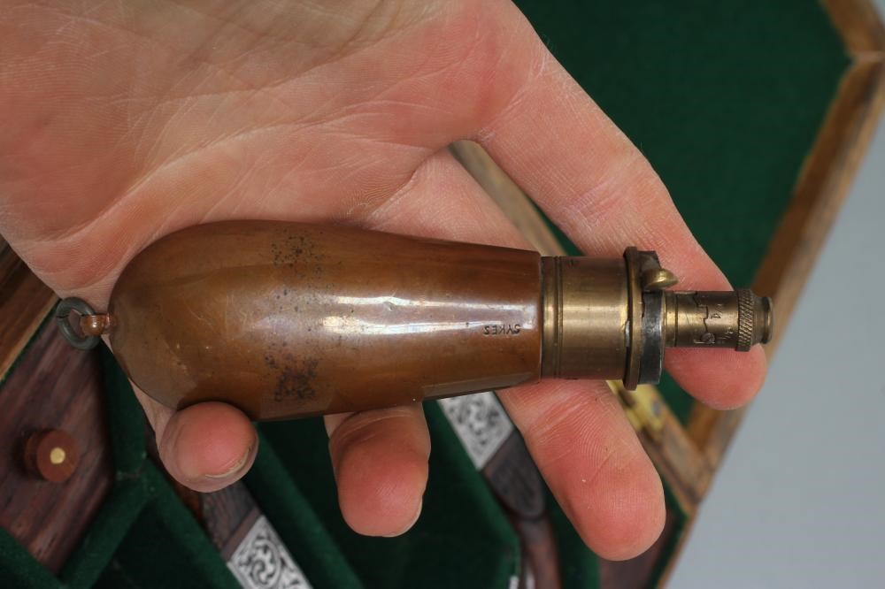 A PAIR OF FRENCH .44 CAL PERCUSSION POCKET PISTOLS Image