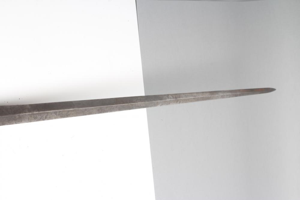 A GEORGIAN OFFICER'S SWORD Image