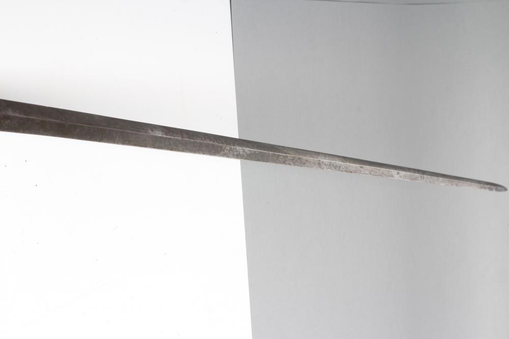 A GEORGIAN OFFICER'S SWORD Image