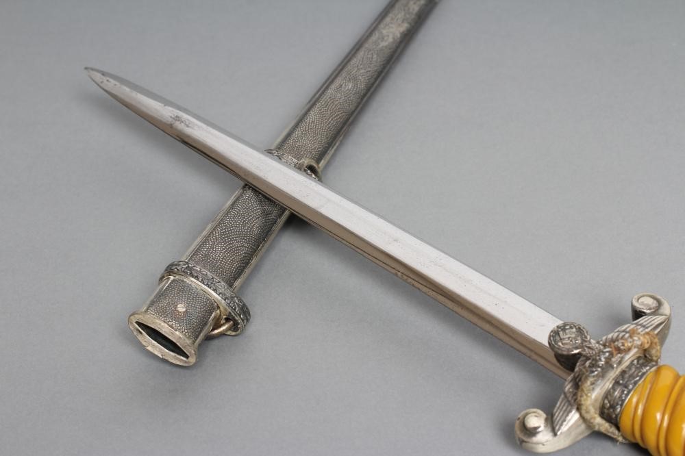 A THIRD REICH ARMY OFFICER'S DAGGER Image