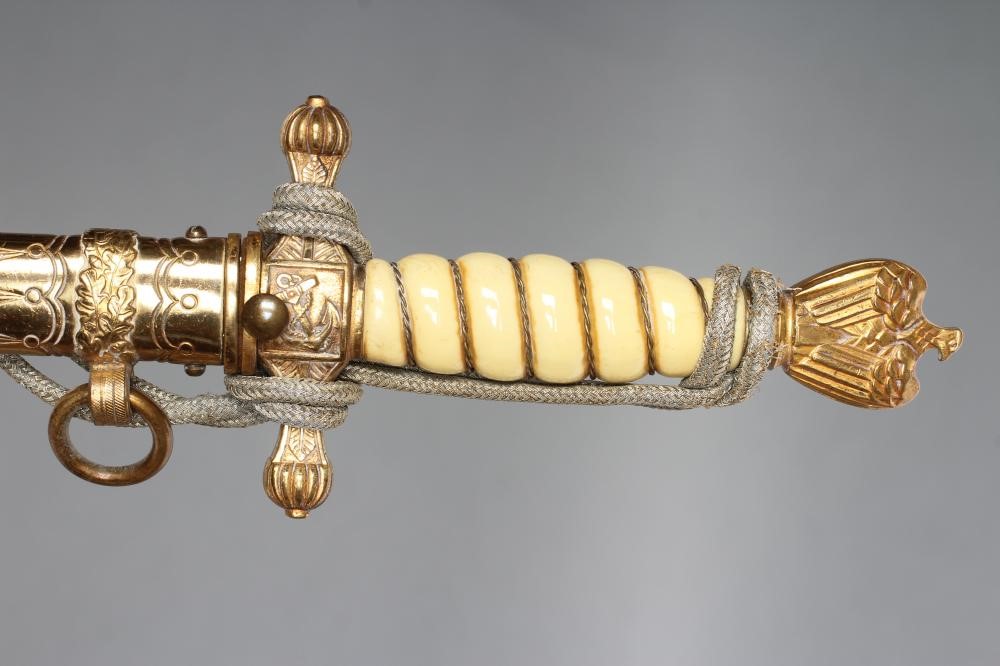 A THIRD REICH NAVAL OFFICER'S DAGGER Image