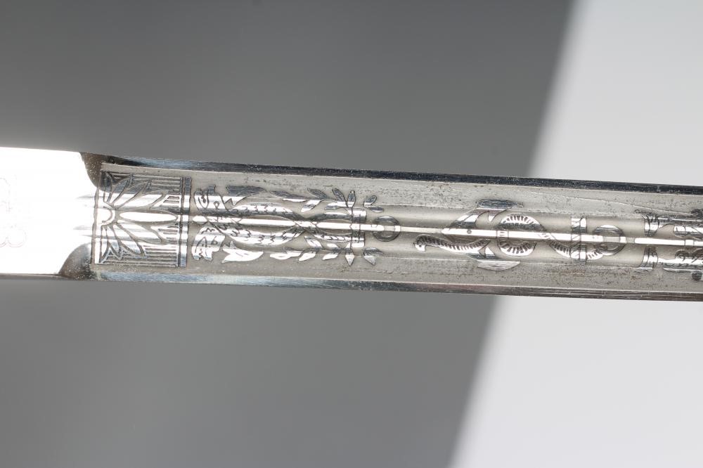 A THIRD REICH NAVAL OFFICER'S DAGGER Image