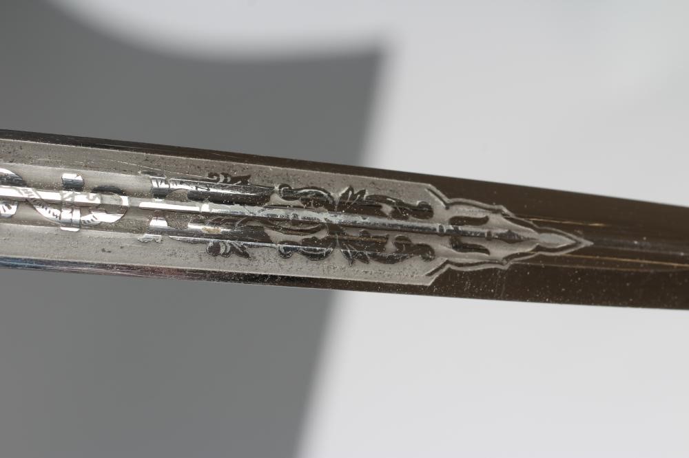 A THIRD REICH NAVAL OFFICER'S DAGGER Image