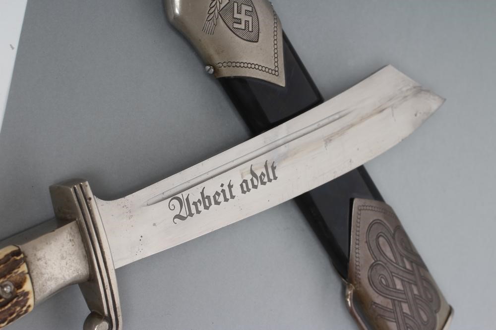 A THIRD REICH RAD HEWER/DAGGER Image