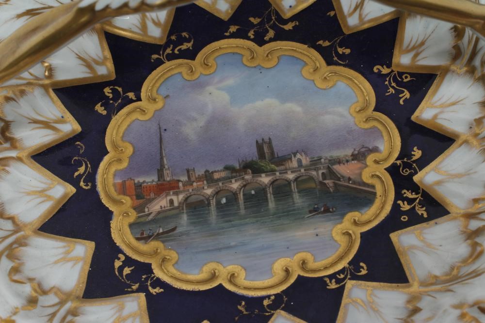 A CHAMBERLAIN & CO. WORCESTER PORCELAIN BASKET Image