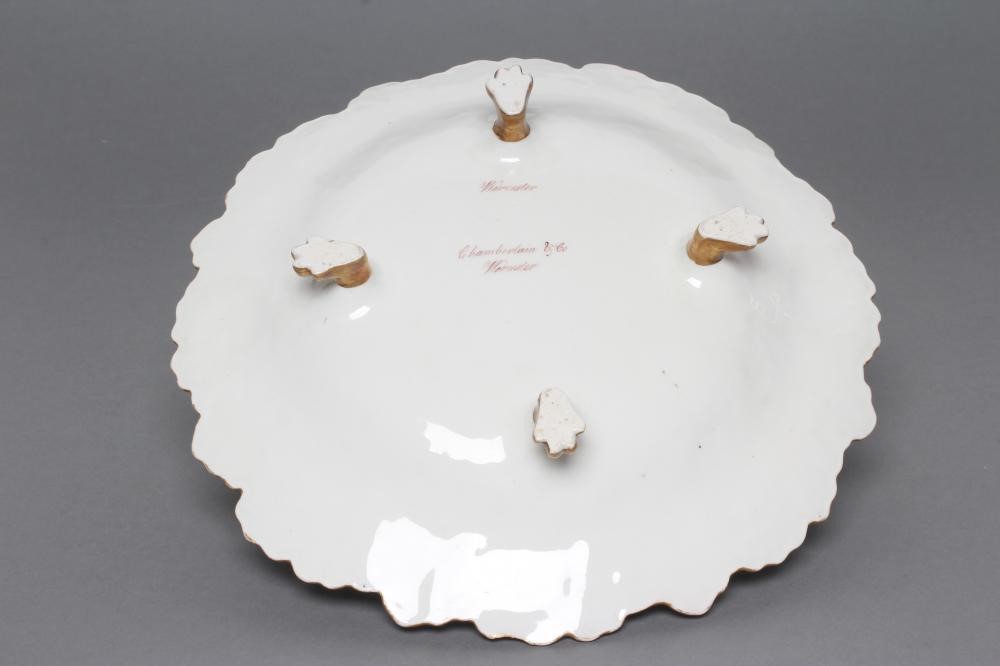 A CHAMBERLAIN & CO. WORCESTER PORCELAIN BASKET Image