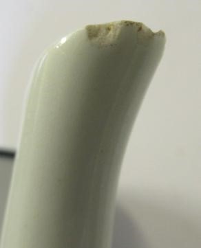 A FIRST PERIOD WORCESTER PORCELAIN FRUIT SPRIGS PATTERN COFFEE POT AND COVER Image