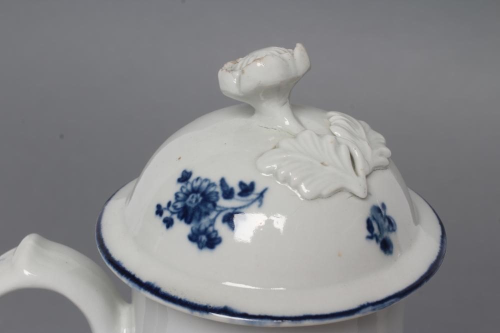 A FIRST PERIOD WORCESTER PORCELAIN FRUIT SPRIGS PATTERN COFFEE POT AND COVER Image