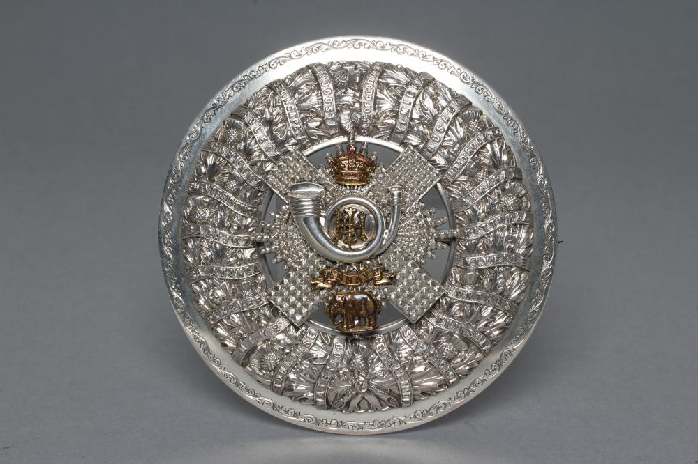 A HIGHLAND LIGHT INFANTRY PLAID BROOCH Image