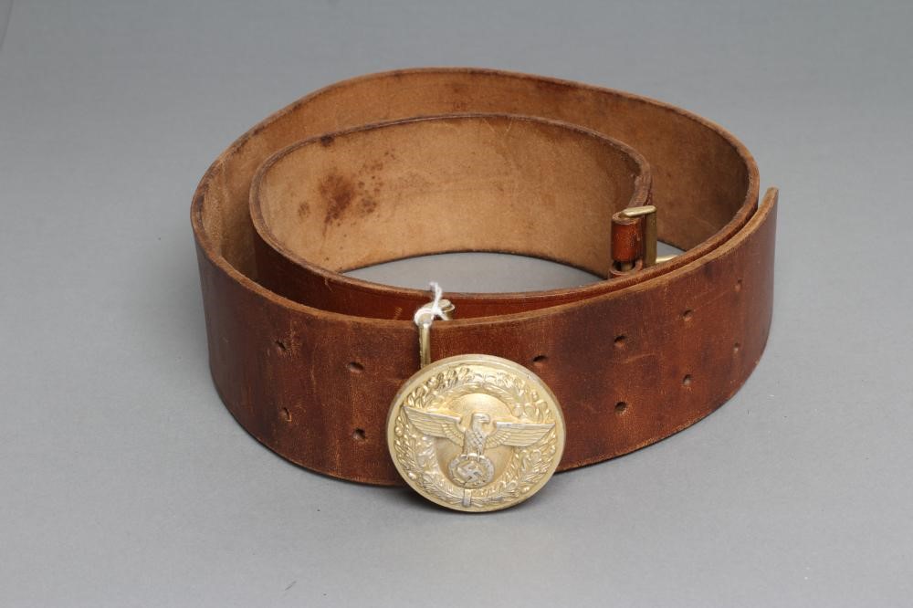 A THIRD REICH ARMY OFFICER'S BELT with gilt buckle bearing reichsadler within acorn wreath Image