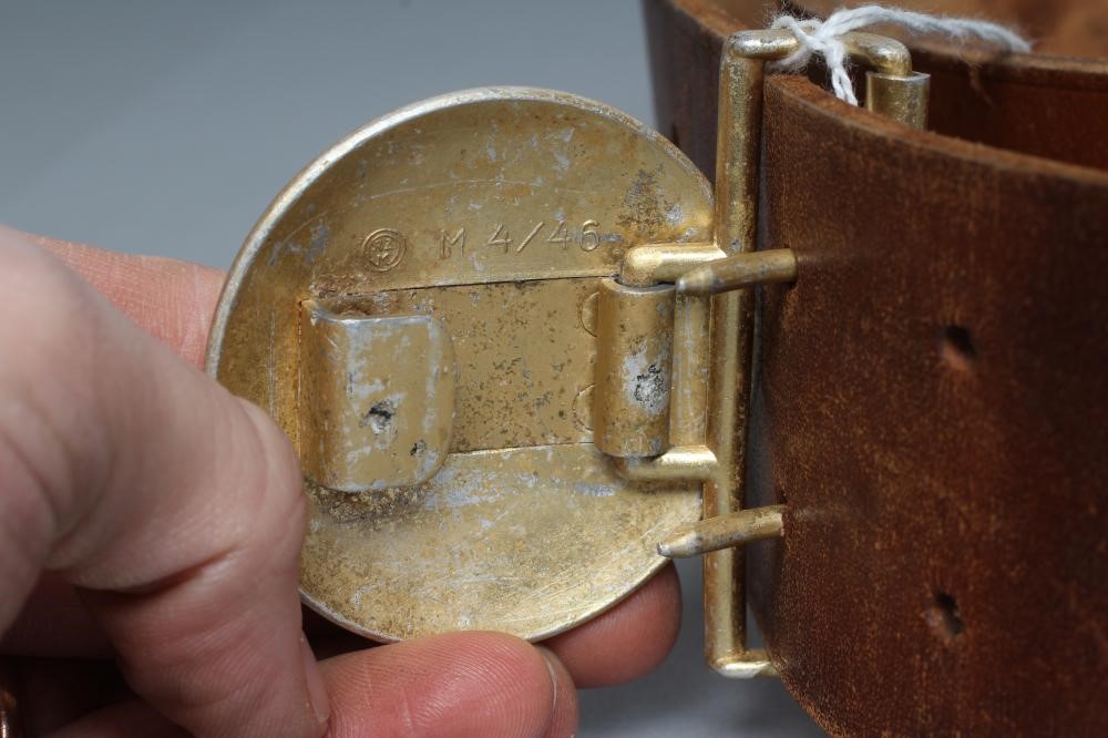 A THIRD REICH ARMY OFFICER'S BELT with gilt buckle bearing reichsadler within acorn wreath Image