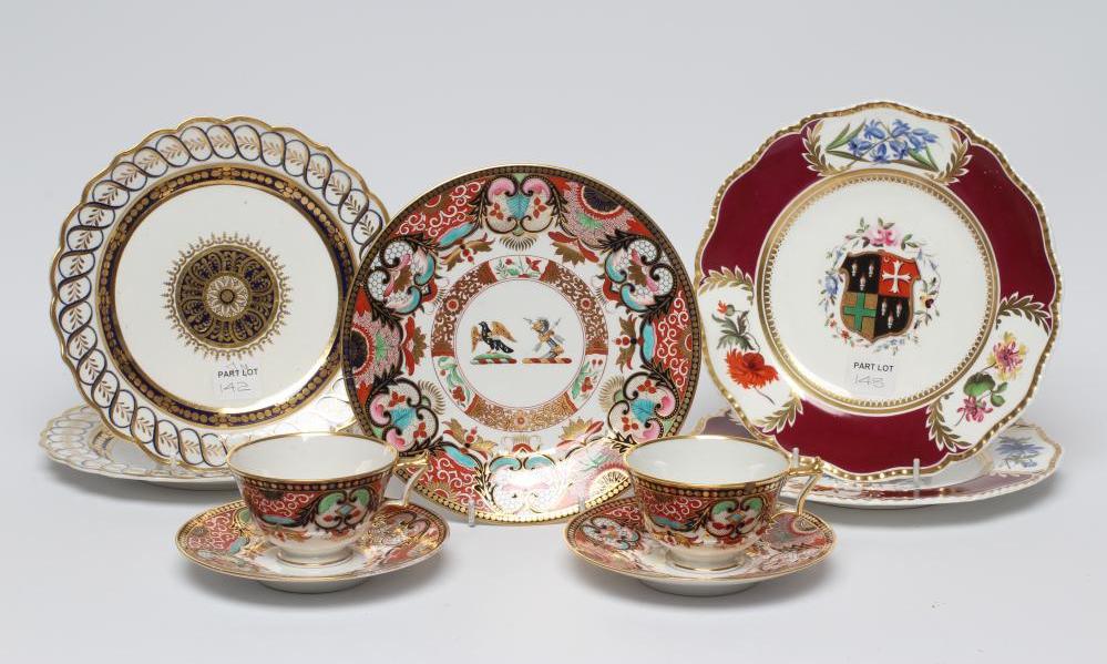 A PAIR OF ENGLISH PORCELAIN DESSERT PLATES Image