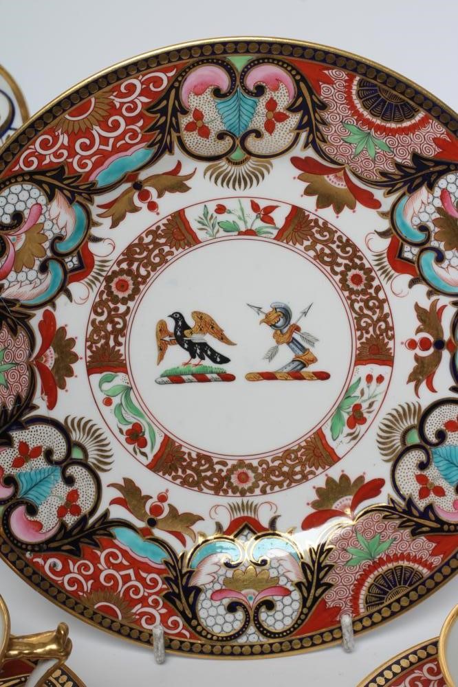 A PAIR OF ENGLISH PORCELAIN DESSERT PLATES Image