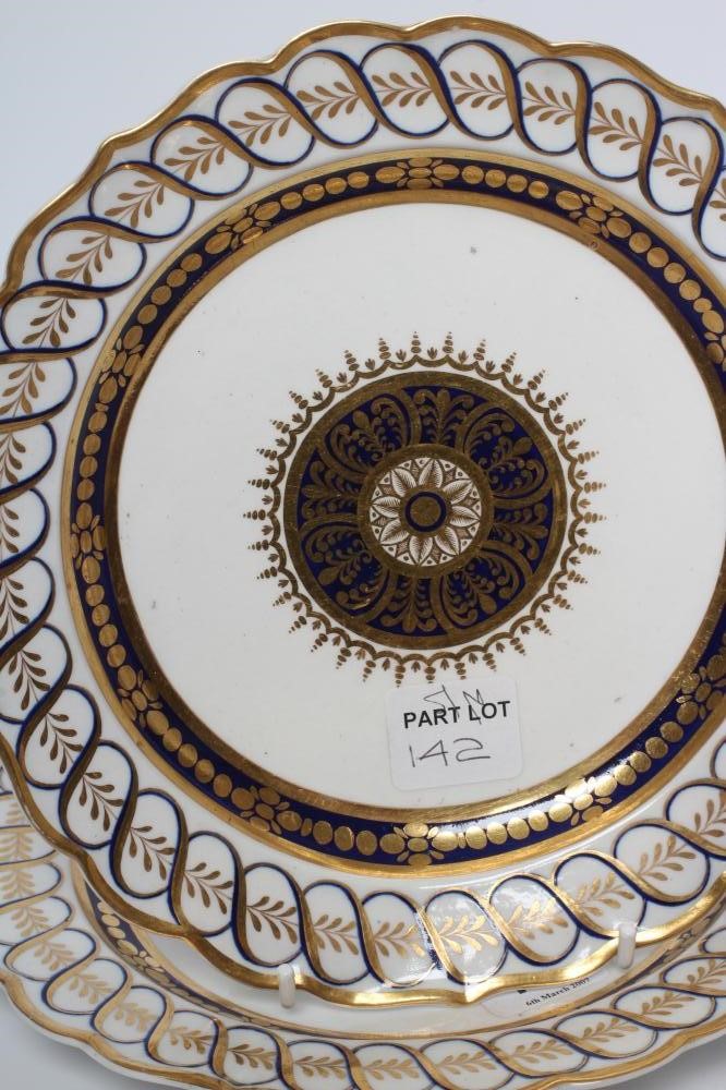 A PAIR OF ENGLISH PORCELAIN DESSERT PLATES Image