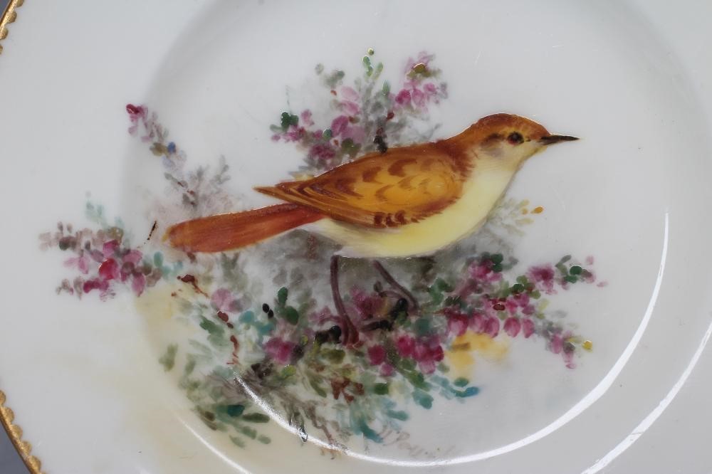 A ROYAL WORCESTER CHINA SMALL CABINET PLATE Image