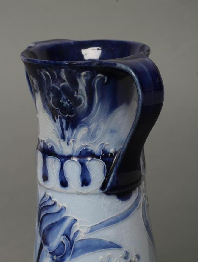 A MACINTYRE MOORCROFT POTTERY FLORIANWARE VASE Image