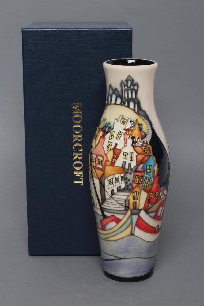 A MOORCROFT POTTERY VASE Image