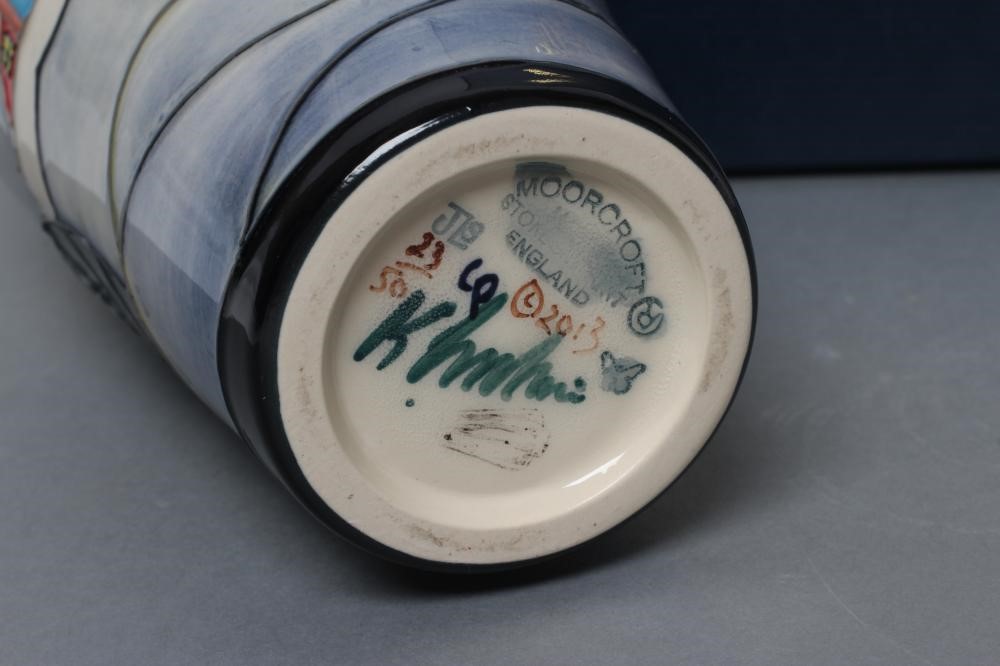 A MOORCROFT POTTERY VASE Image