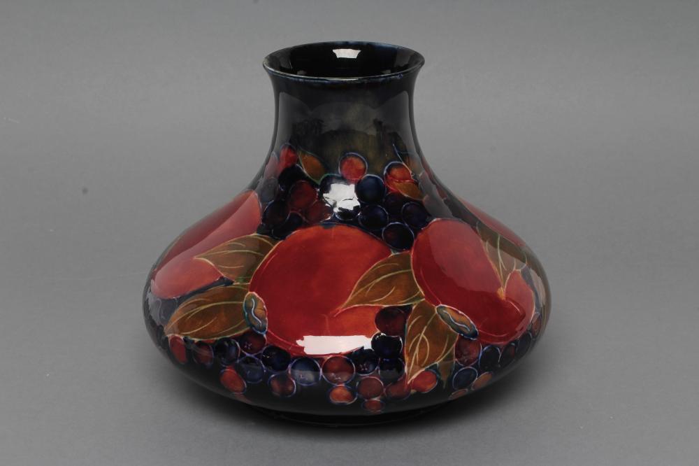 A MOORCROFT POTTERY POMEGRANATE PATTERN VASE Image