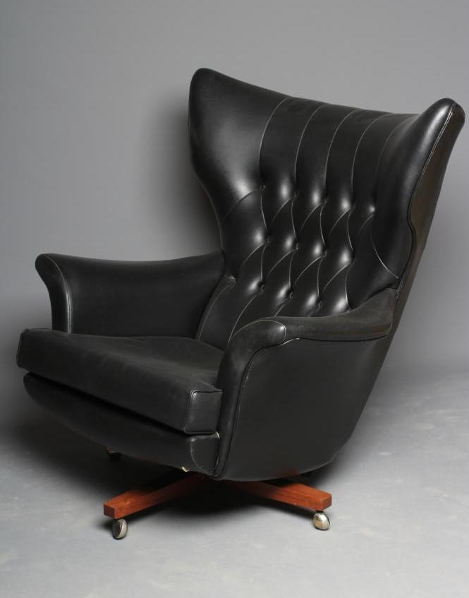 A G PLAN MODEL 6250 "BLOFELD" WING ARMCHAIR Image