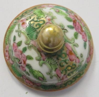 A CANTONESE PORCELAIN VASE AND COVER of small proportions Image