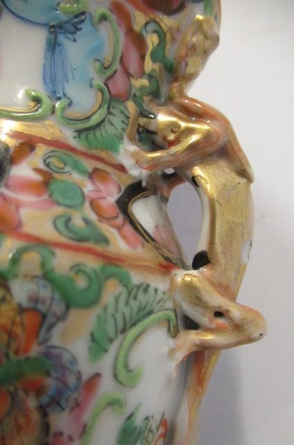 A CANTONESE PORCELAIN VASE AND COVER of small proportions Image