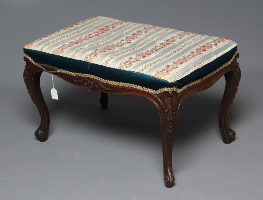 A VICTORIAN MAHOGANY DRESSING STOOL Image