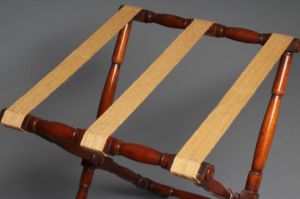 A VICTORIAN MAHOGANY BUTLERS TRAY Image