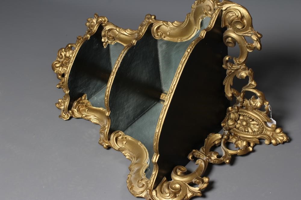 A VICTORIAN GILT WOOD AND GESSO CORNER BRACKET SHELF Image