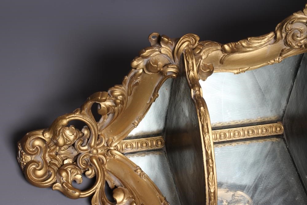 A VICTORIAN GILT WOOD AND GESSO CORNER BRACKET SHELF Image