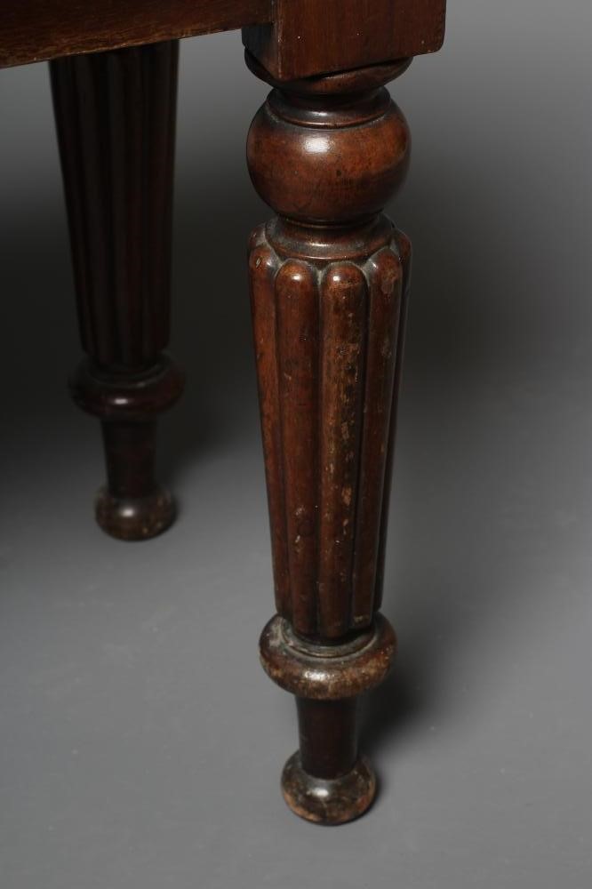 A MAHOGANY HALL BENCH Image