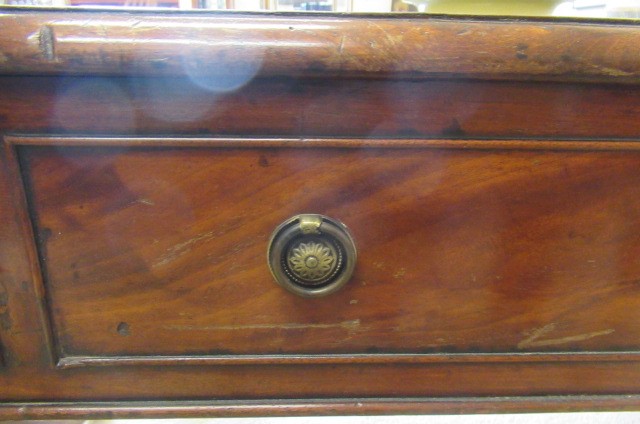 A REGENCY MAHOGANY LIBRARY TABLE Image