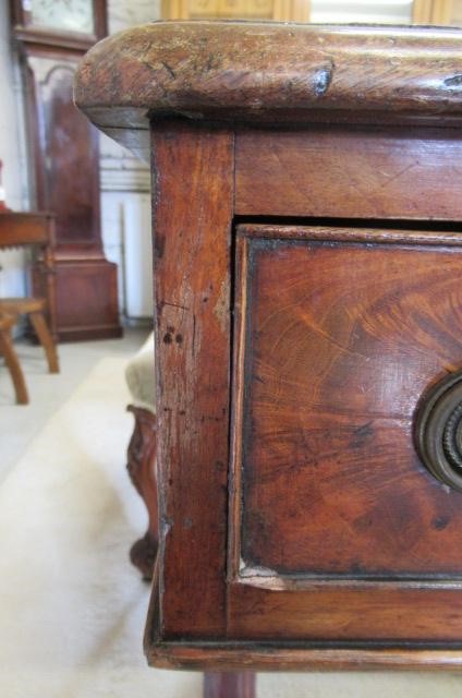 A REGENCY MAHOGANY LIBRARY TABLE Image