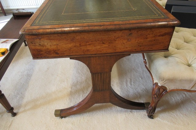 A REGENCY MAHOGANY LIBRARY TABLE Image