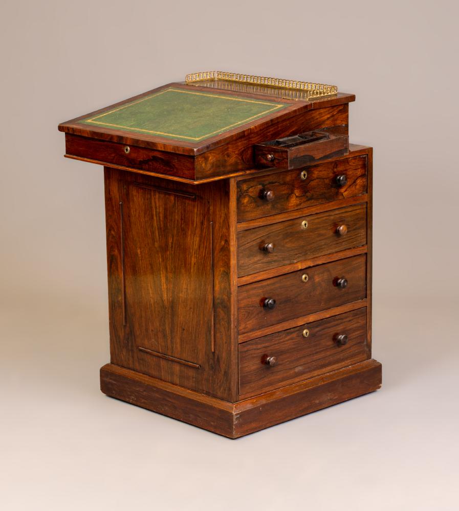 A GEORGE IV ROSEWOOD DAVENPORT Image